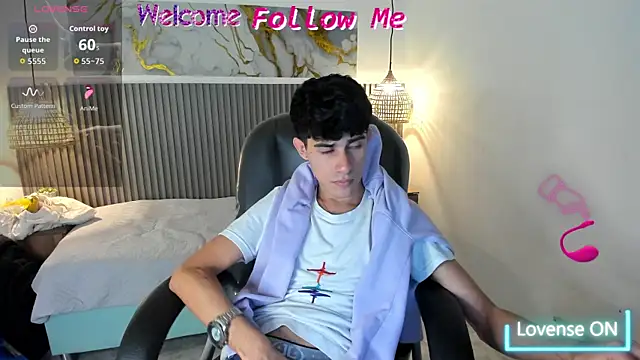 Snapshot of Dyla_n18 chatting on 8, 6, 2026 Dyla n18 online show from 8, 6, 2026