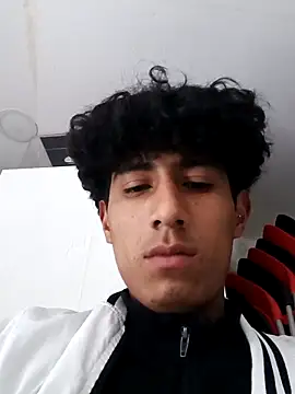 Snapshot of alexander32r chatting on 11, 9, 2025 alexander32r online show from 11, 9, 2025