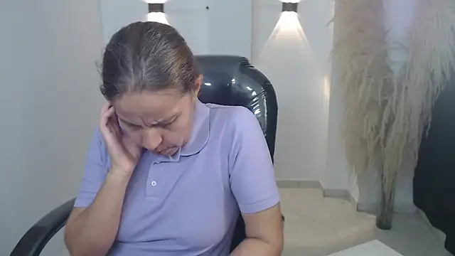 Milf karlye online show from 22, 12, 2025