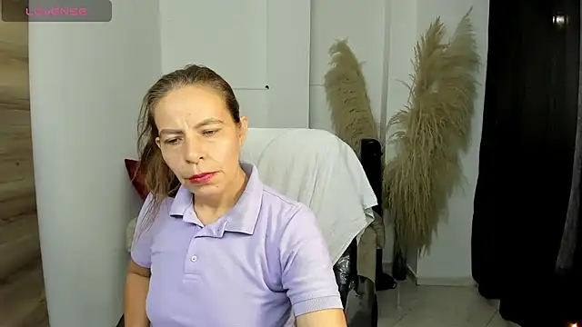 Milf karlye online show from 12, 3, 2026