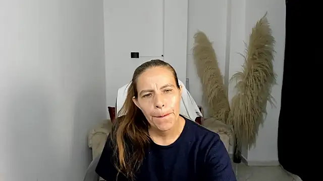 Milf karlye online show from 18, 3, 2026