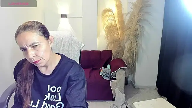 Snapshot of Milf_karlye chatting on 9, 6, 2026 Milf karlye online show from 9, 6, 2026