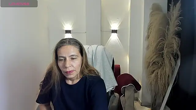 Snapshot of Milf_karlye chatting on 19, 6, 2026 Milf karlye online show from 19, 6, 2026