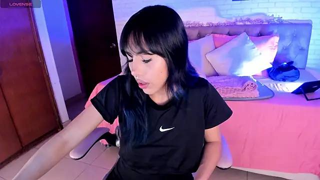 Kitty Pam online show from 13, 11, 2025