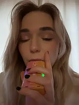 Snapshot of Eva_Millss chatting on 27, 12, 2024 Eva Millss online show from 27, 12, 2024