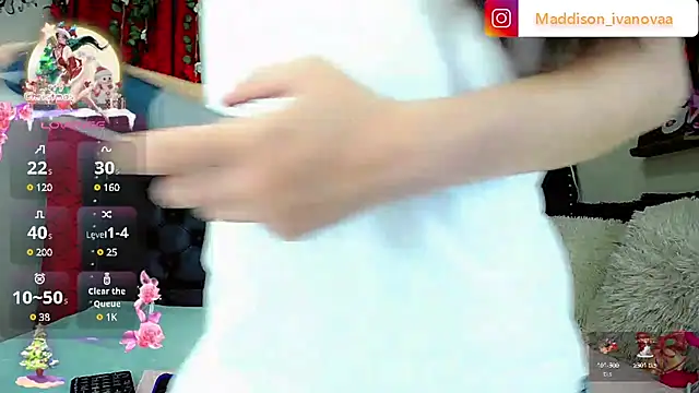 Snapshot of Madisson_Ivanova chatting on 30, 12, 2024 Madisson Ivanova online show from 30, 12, 2024