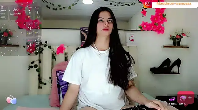 Snapshot of Madisson_Ivanova chatting on 9, 1, 2025 Madisson Ivanova online show from 9, 1, 2025
