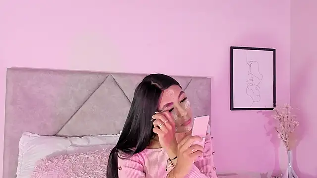 Emilyh  online show from 11, 11, 2025