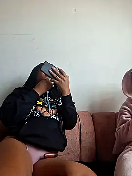 Snapshot of DANIELA_MICHEL chatting on 19, 12, 2024 DANIELA MICHEL online show from 19, 12, 2024