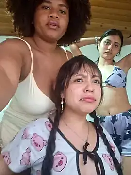 Snapshot of DANIELA_MICHEL chatting on 1, 3, 2025 DANIELA MICHEL online show from 1, 3, 2025