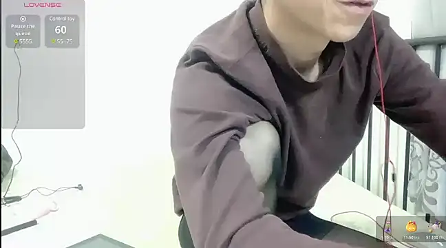 Snapshot of TGH521 chatting on 28, 12, 2024 TGH521 online show from 28, 12, 2024