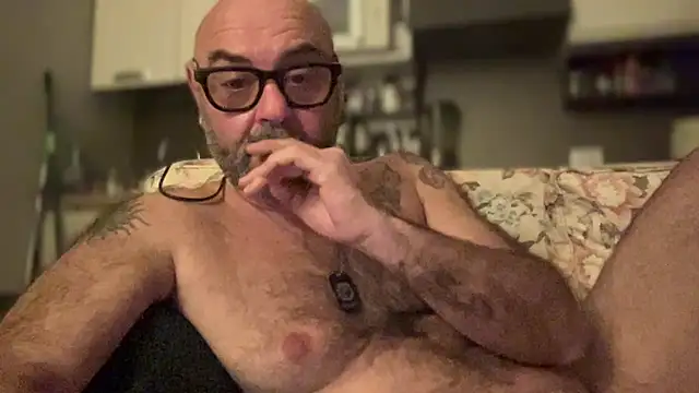 Snapshot of MM7026 chatting on 11, 5, 2026 MM7026 online show from 11, 5, 2026