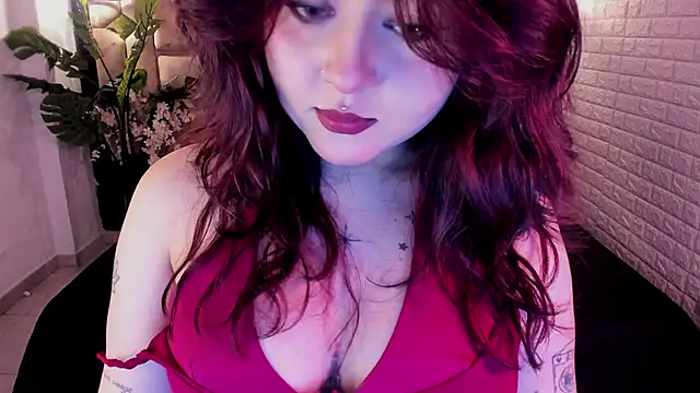 Snapshot of crimson_tati_ chatting on 7, 5, 2026 crimson tati online show from 7, 5, 2026