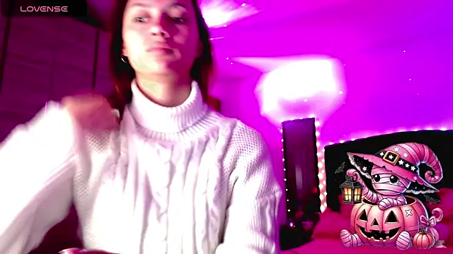 holy juli online show from 26, 10, 2025