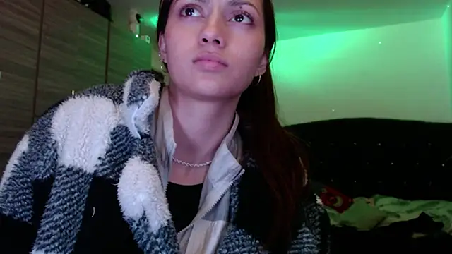 Snapshot of holy_juli chatting on 10, 6, 2026 holy juli online show from 10, 6, 2026