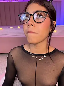 Snapshot of KellyOlsenbe chatting on 30, 4, 2026 KellyOlsenbe online show from 30, 4, 2026