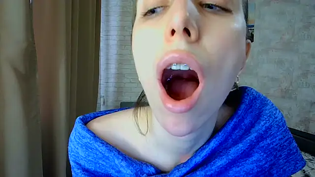 Snapshot of Anika_bloom chatting on 27, 4, 2026 Anika bloom online show from 27, 4, 2026