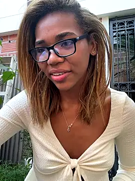 Snapshot of Lily_Miiller chatting on 14, 12, 2025 Lily Miiller online show from 14, 12, 2025