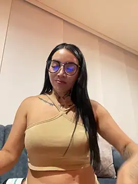 Snapshot of Nickiiiii chatting on 11, 3, 2025 Nickiiiii online show from 11, 3, 2025