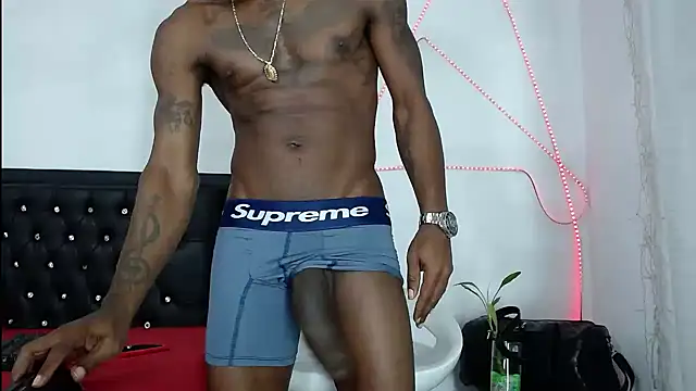 Snapshot of Damian_hart_24CM chatting on 22, 5, 2026 Damian hart 24CM online show from 22, 5, 2026