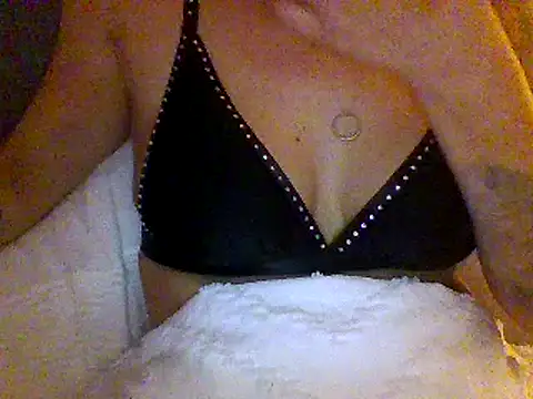 Snapshot of Fiesty_findom40 chatting on 25, 12, 2024 Fiesty findom40 online show from 25, 12, 2024