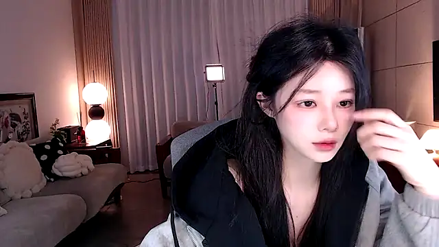 sweateanv  online show from 17, 3, 2026