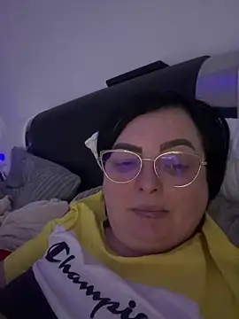 Amandamuller1982 online show from 5, 2, 2025