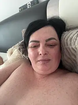 Amandamuller1982 online show from 17, 2, 2025