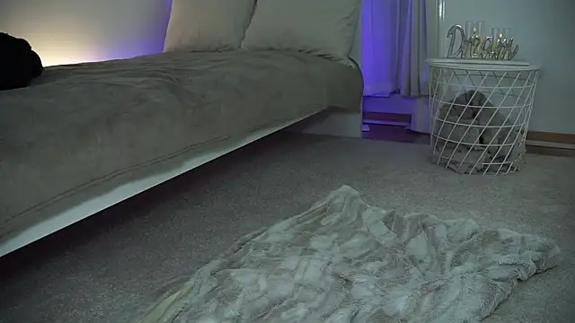 ZoeeZolton online show from 11, 2, 2025