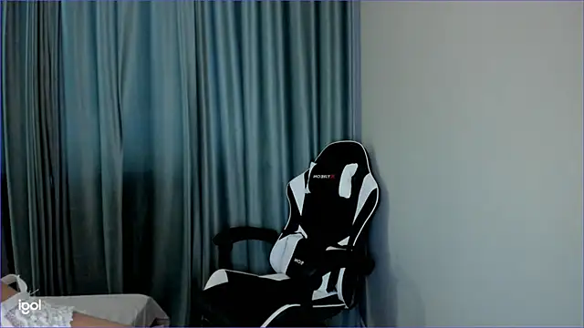 Snapshot of dragon_princesss chatting on 28, 9, 2025 dragon princesss online show from 28, 9, 2025