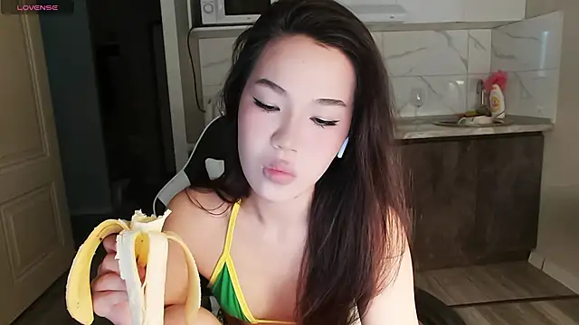 Snapshot of dragon_princesss chatting on 6, 5, 2026 dragon princesss online show from 6, 5, 2026