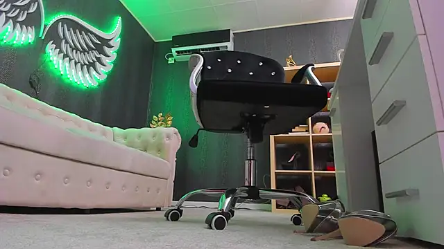 anemarieejolie online show from 19, 1, 2025