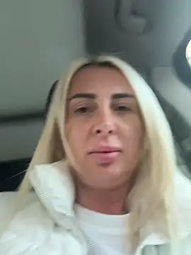 Snapshot of Blond_Babes chatting on 9, 1, 2025 Blond Babes online show from 9, 1, 2025