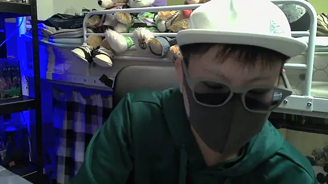 Snapshot of Owl1216 chatting on 10, 12, 2024 Owl1216 online show from 10, 12, 2024