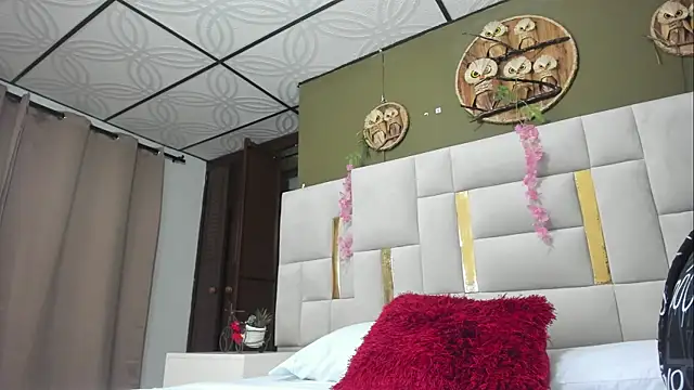 Mia scarlet69 online show from 25, 2, 2026