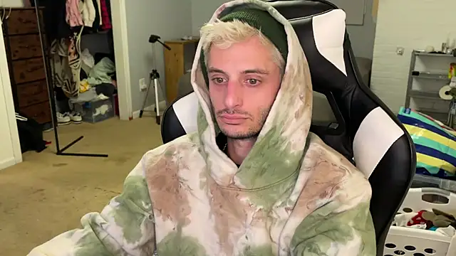 Snapshot of Dylansd chatting on 5, 1, 2025 Dylansd online show from 5, 1, 2025