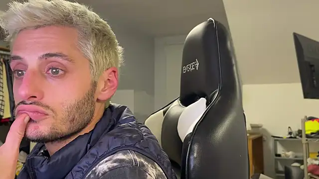 Snapshot of Dylansd chatting on 9, 1, 2025 Dylansd online show from 9, 1, 2025