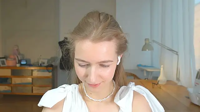 Snapshot of solar_bella chatting on 25, 1, 2025 solar bella online show from 25, 1, 2025