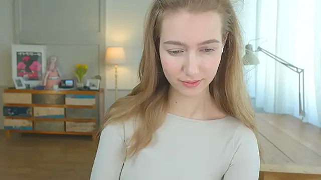 Snapshot of solar_bella chatting on 2, 2, 2025 solar bella online show from 2, 2, 2025