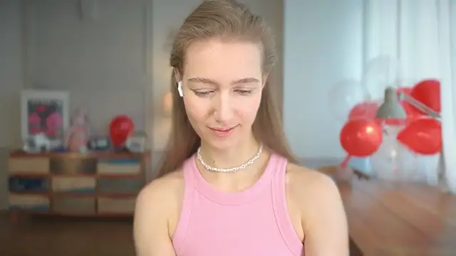 Snapshot of solar_bella chatting on 17, 2, 2025 solar bella online show from 17, 2, 2025