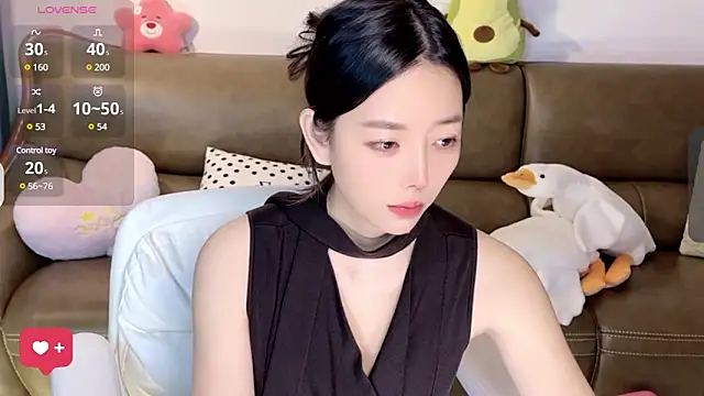 Yilin1999 online show from 10, 3, 2025
