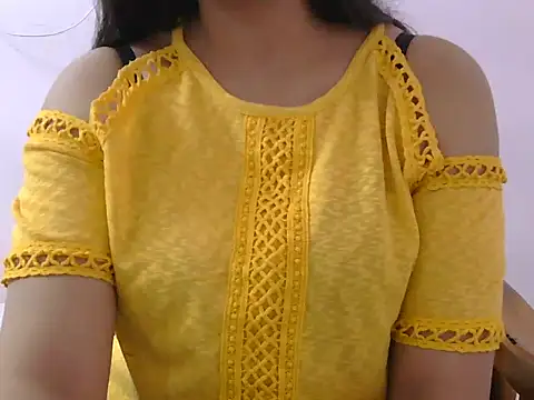 Snapshot of diva-22 chatting on 6, 3, 2025 diva-22 online show from 6, 3, 2025