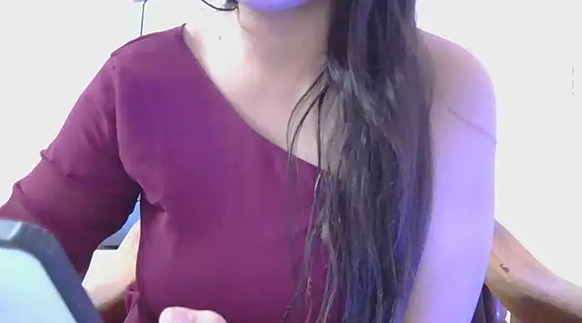 Snapshot of diva-22 chatting on 7, 3, 2025 diva-22 online show from 7, 3, 2025