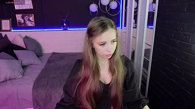 OliviaGentle online show from 2, 12, 2024