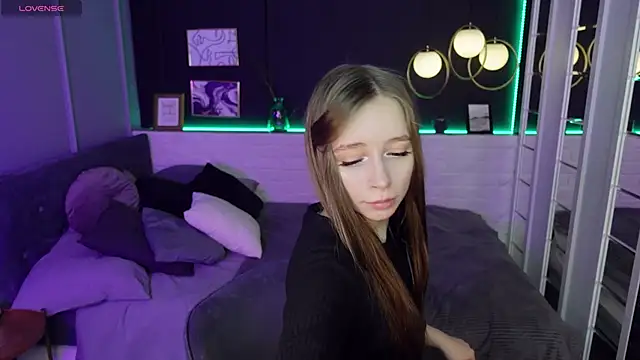 OliviaGentle online show from 4, 2, 2025