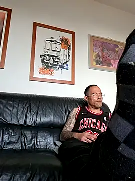 mileflav0r online show from 11, 4, 2026