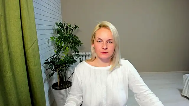 Alicee Gracee online show from 24, 1, 2025