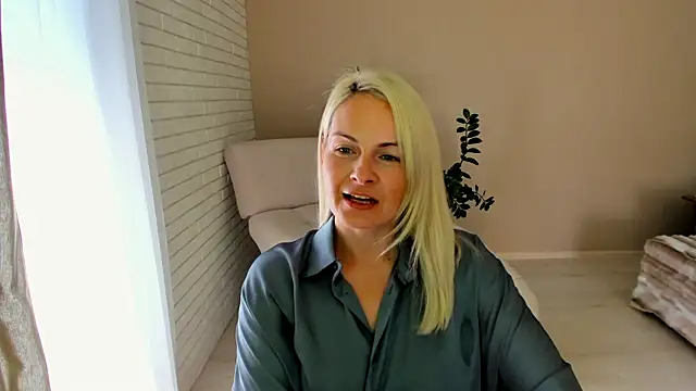 Alicee Gracee online show from 24, 9, 2025