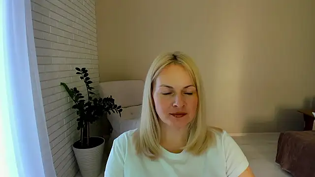 Alicee Gracee online show from 11, 2, 2026