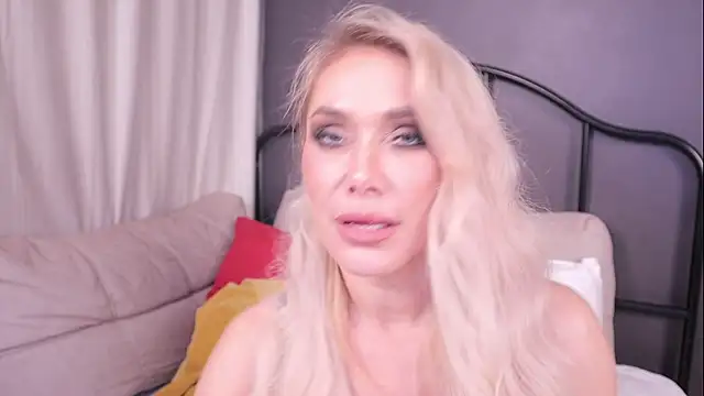 Snapshot of IsadoraDunkan chatting on 20, 3, 2025 IsadoraDunkan online show from 20, 3, 2025